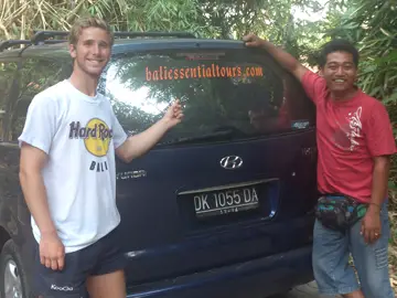 kadek poniel as bali tour guide